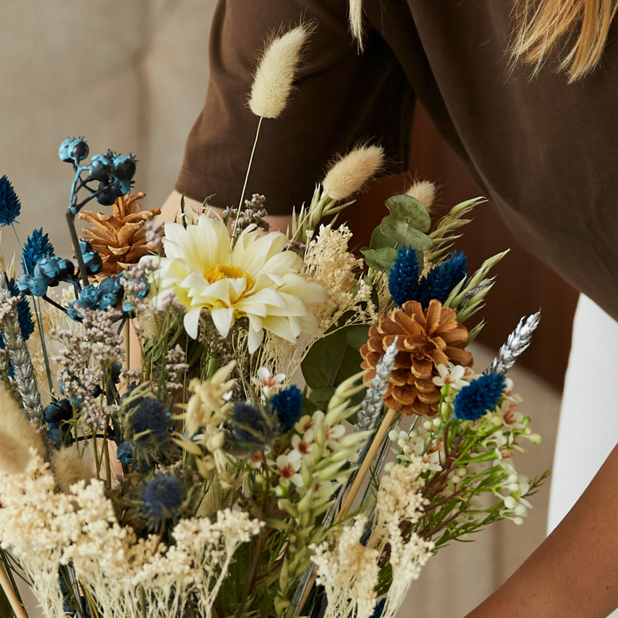 Christmas Dried Flower Classic Bouquet - XL Home Decor