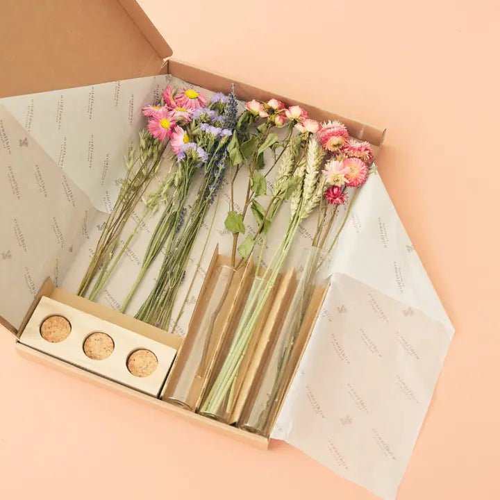 Flowers in Letterbox (Giftbox) - with Vases - Pink