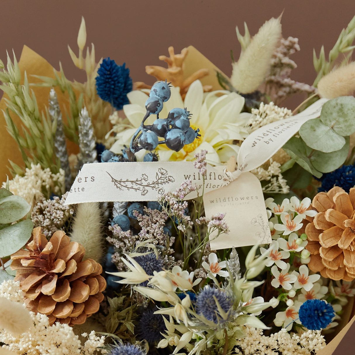 Christmas Dried Flower Classic Bouquet - XL Home Decor