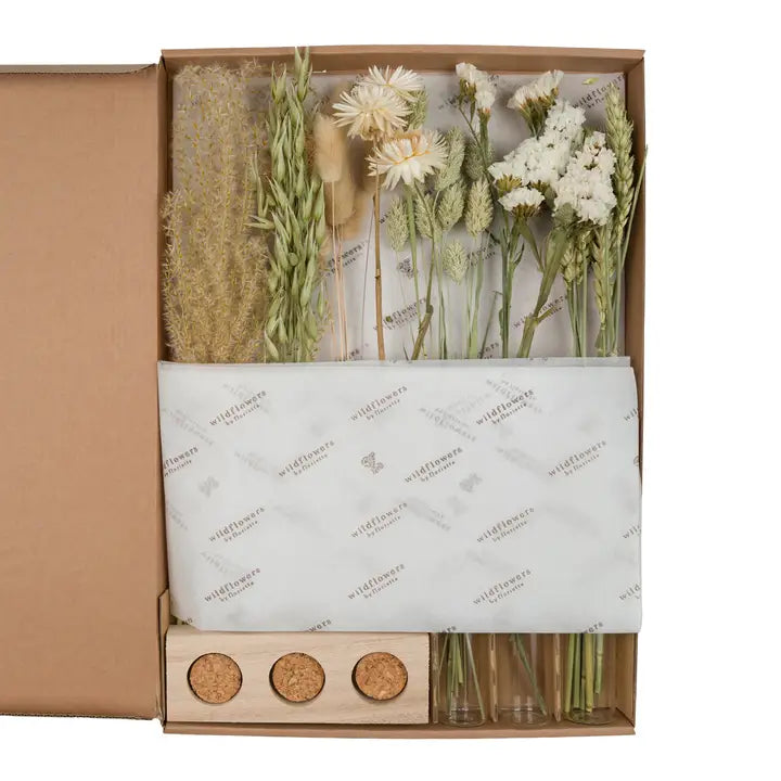 Natural dried flower letterbox gift set with vases and preserved stems